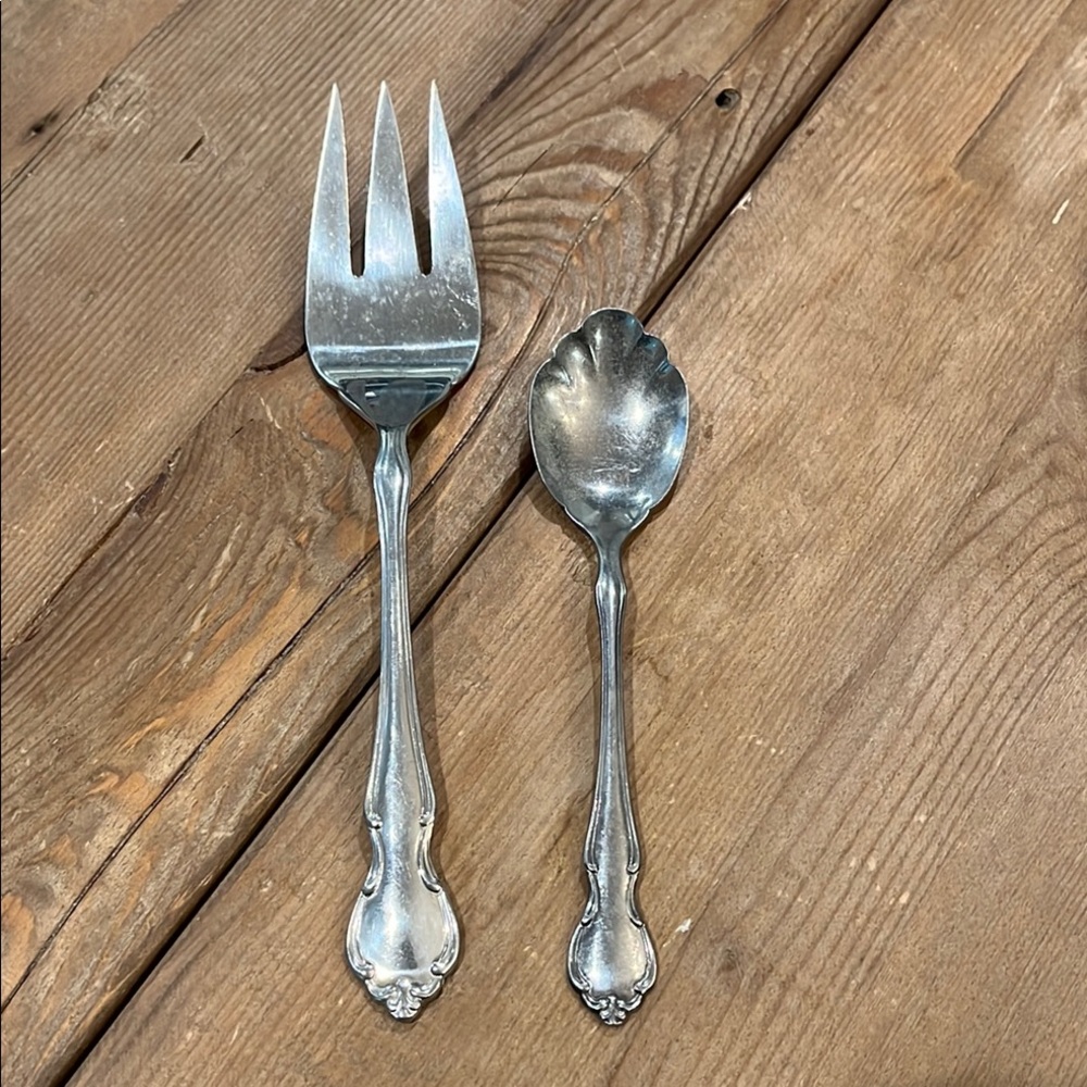 Wm. Rogers Mfg. Co. Royal Splendor 2 piece serving utensils